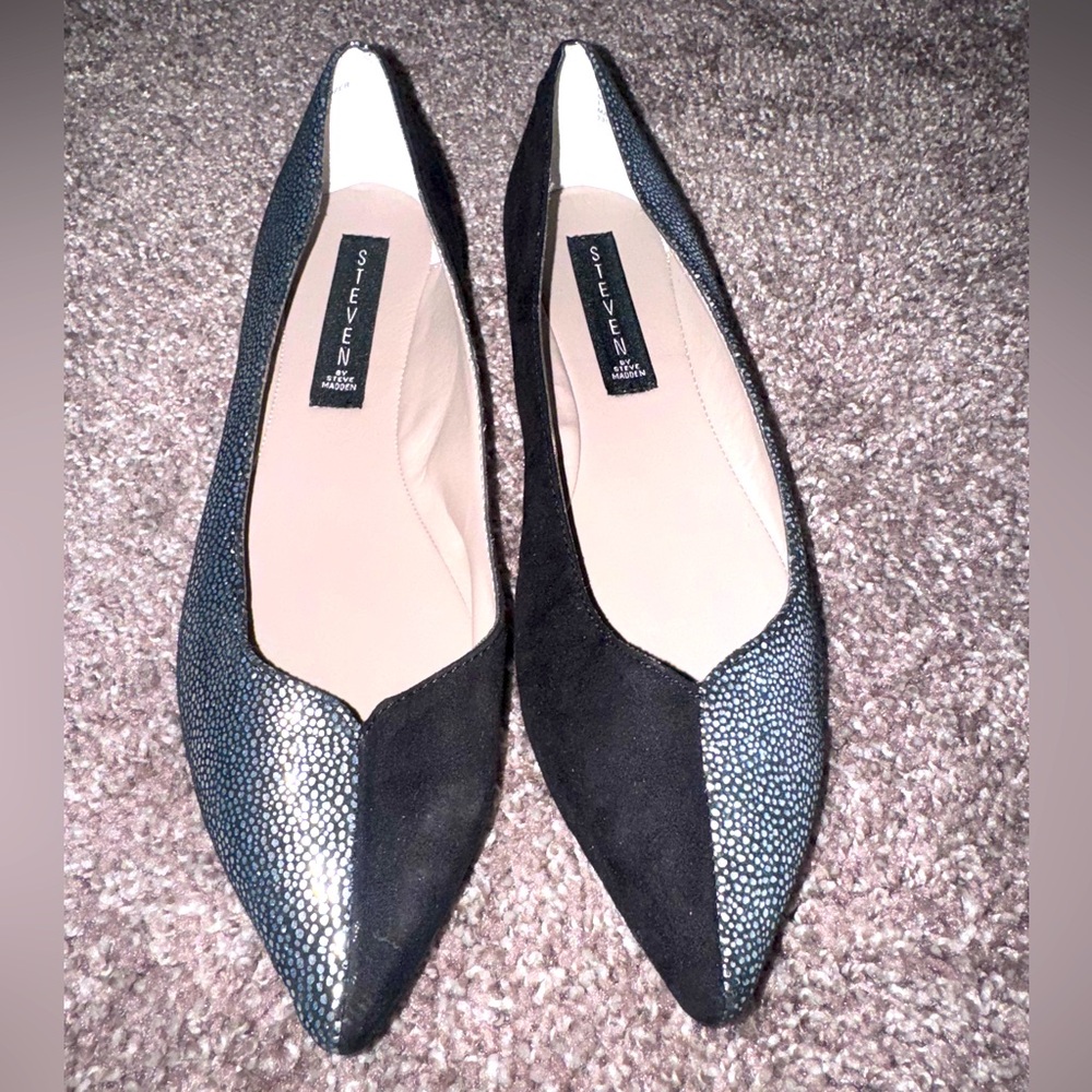 Steven by Steve Madden Black and White Flats. EUC! Size 7.5